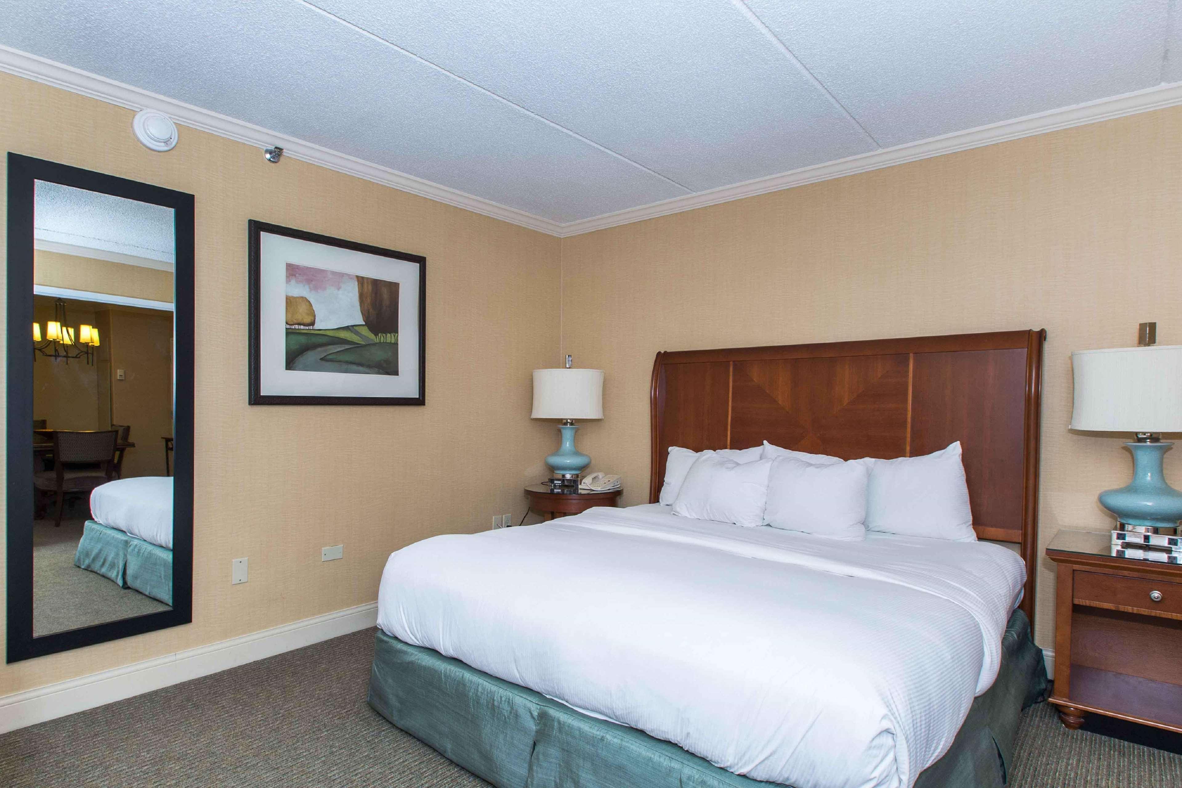 Doubletree By Hilton Cleveland East Beachwood Exteriör bild