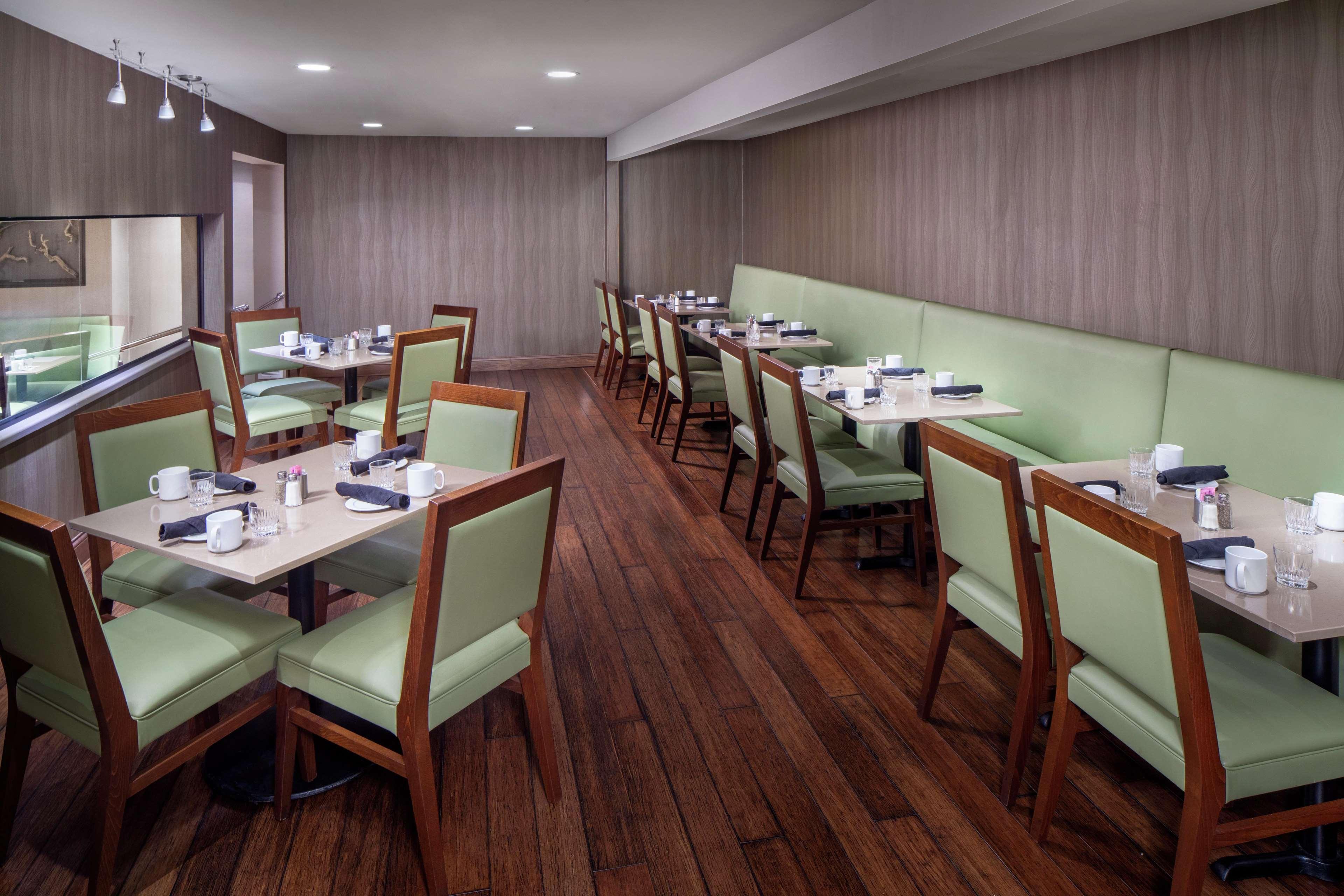 Doubletree By Hilton Cleveland East Beachwood Exteriör bild