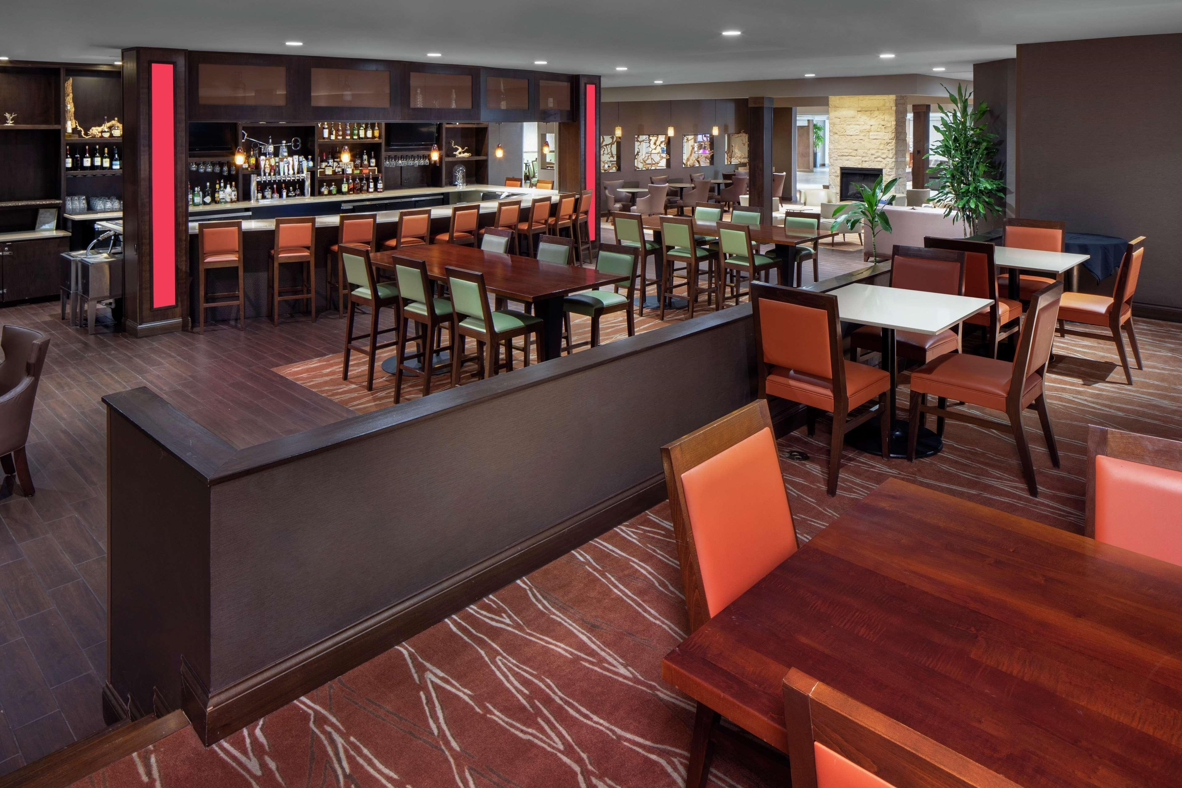 Doubletree By Hilton Cleveland East Beachwood Exteriör bild