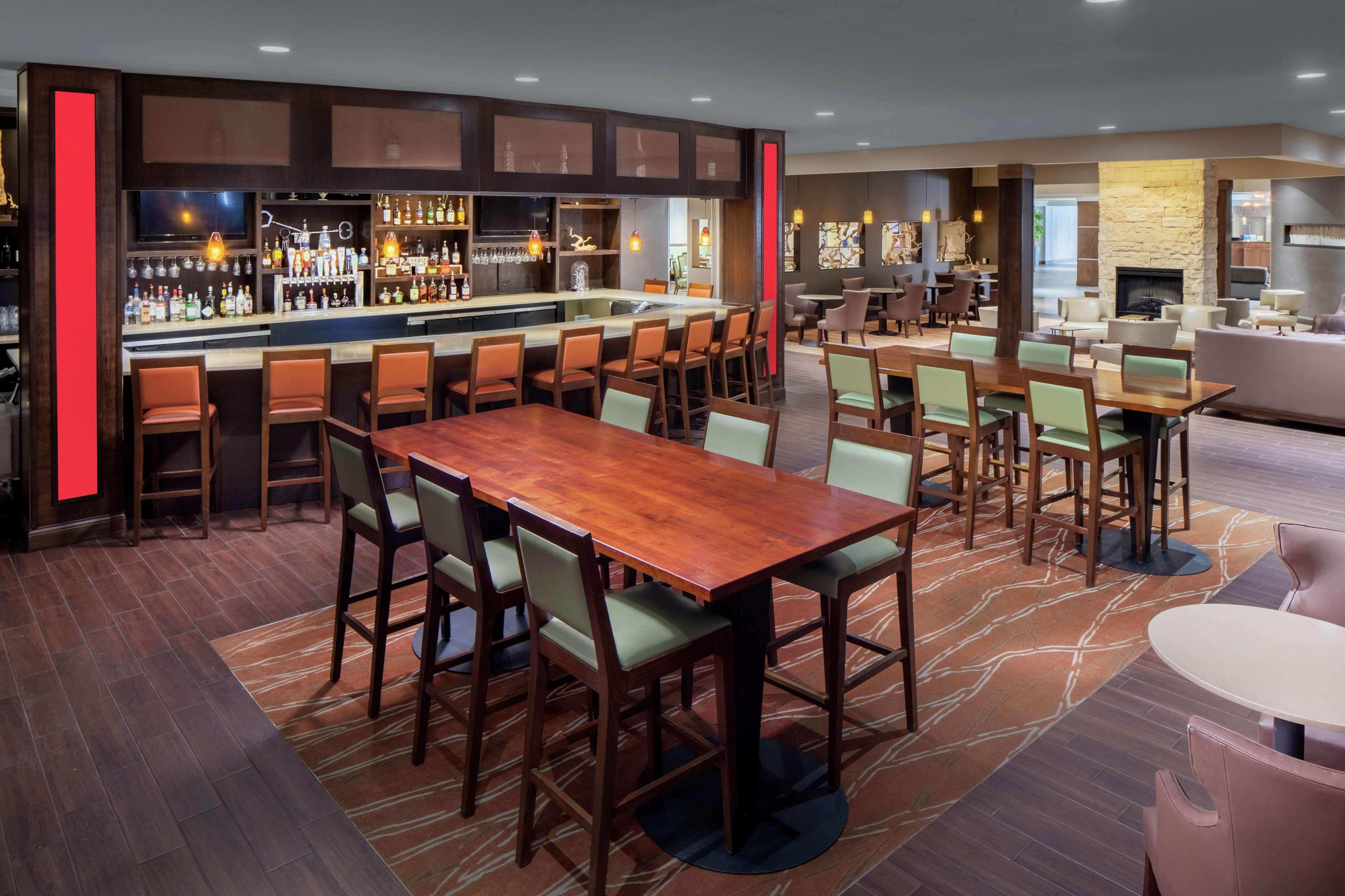 Doubletree By Hilton Cleveland East Beachwood Exteriör bild