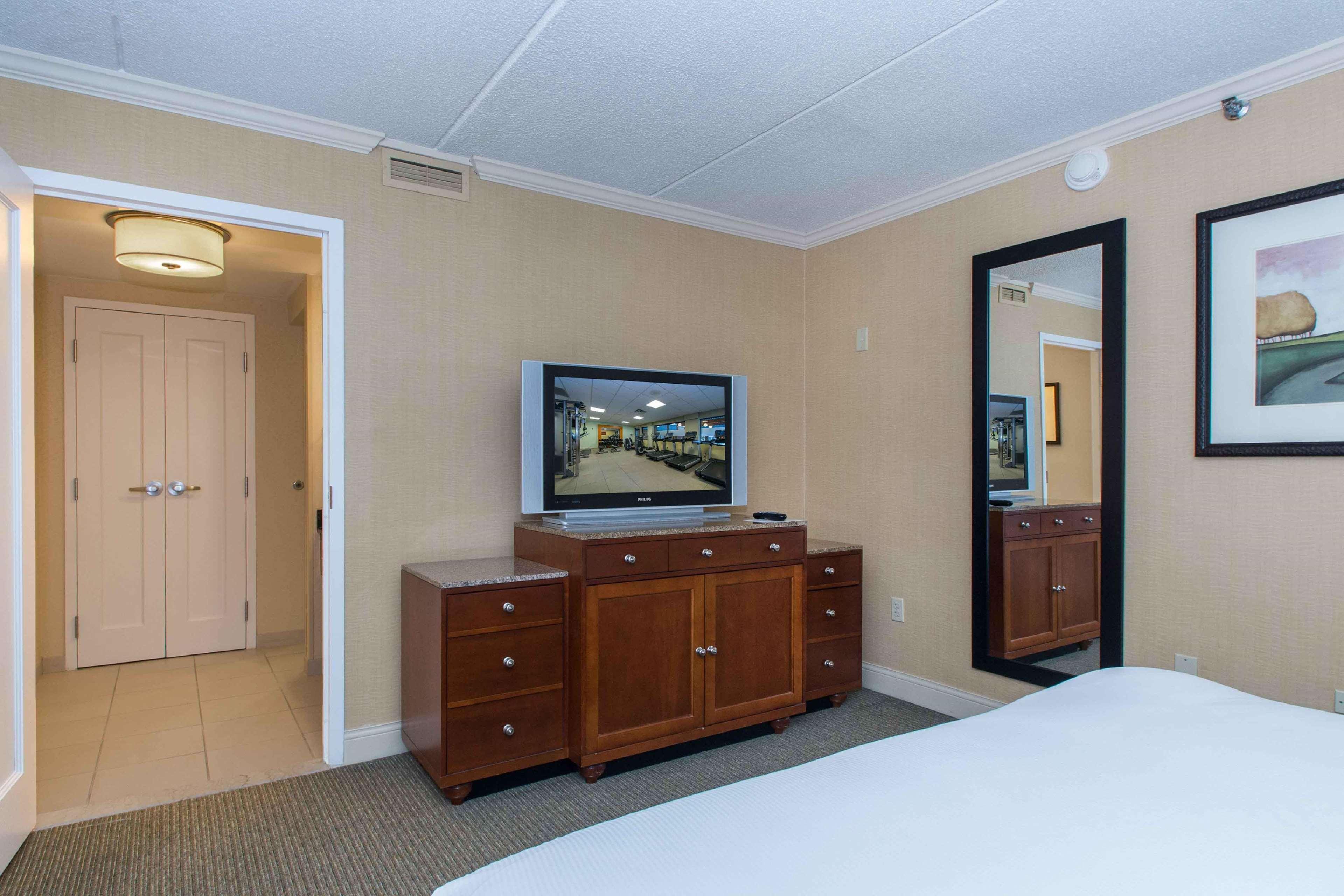 Doubletree By Hilton Cleveland East Beachwood Exteriör bild