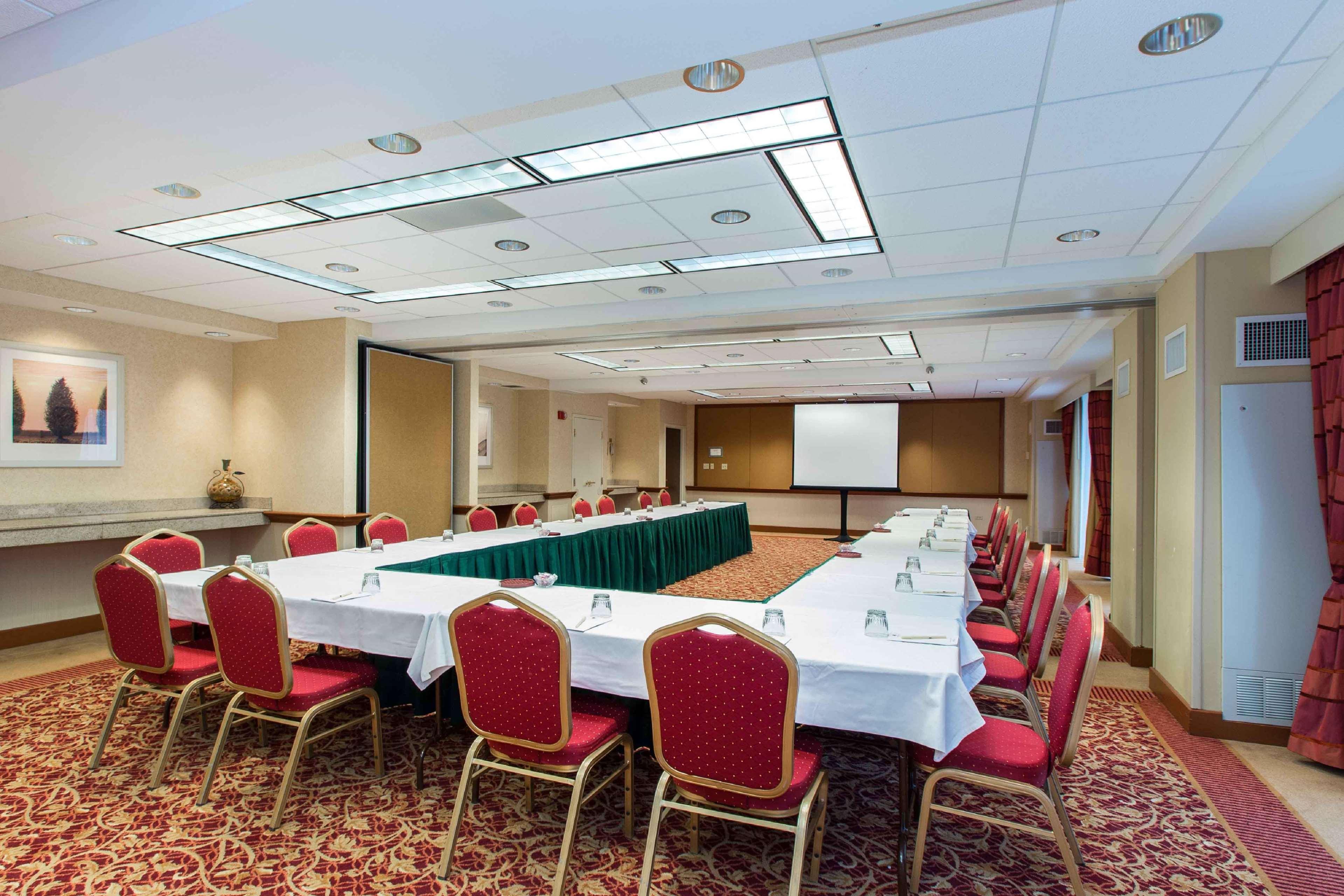 Doubletree By Hilton Cleveland East Beachwood Exteriör bild