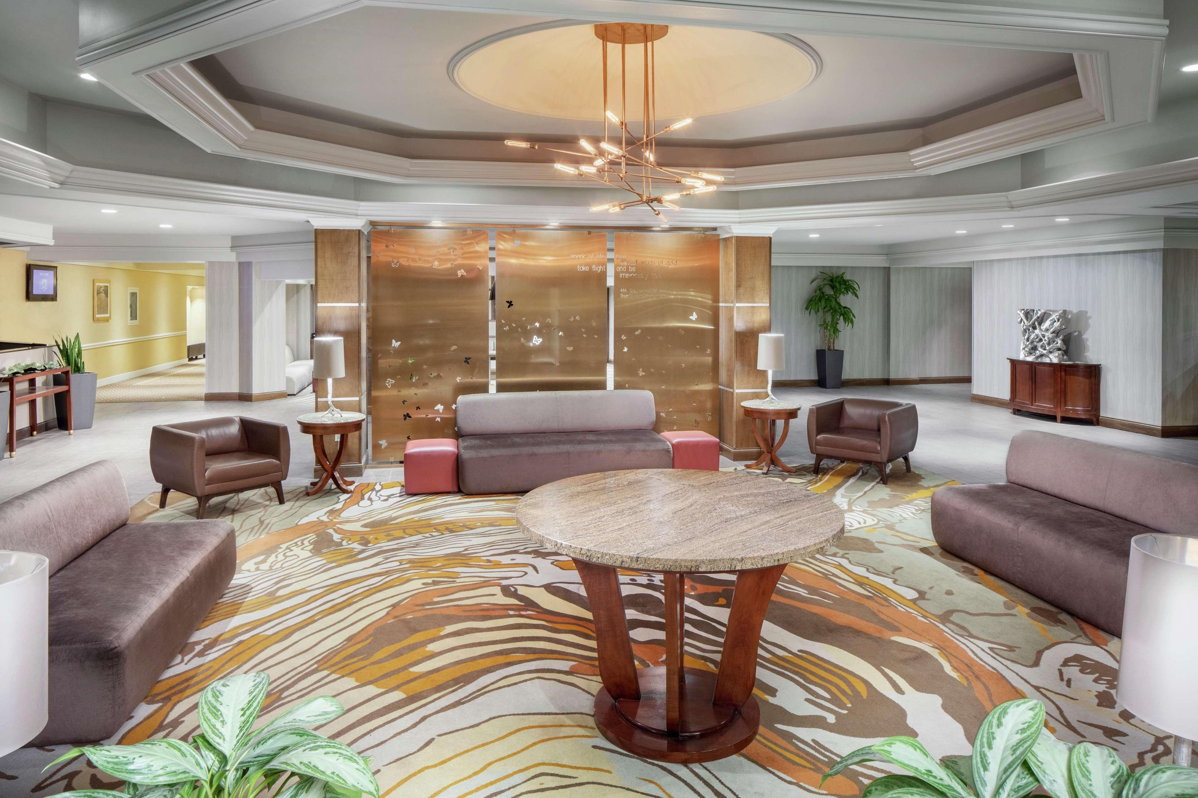Doubletree By Hilton Cleveland East Beachwood Exteriör bild