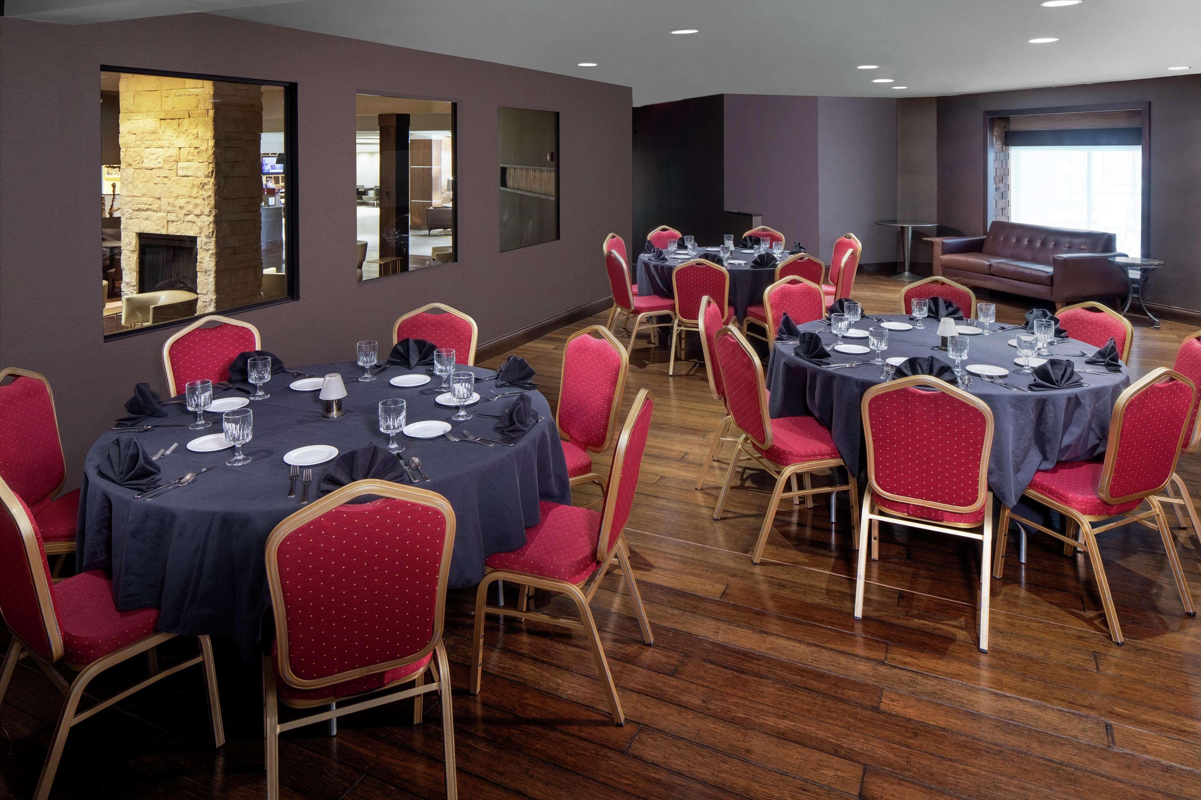 Doubletree By Hilton Cleveland East Beachwood Exteriör bild