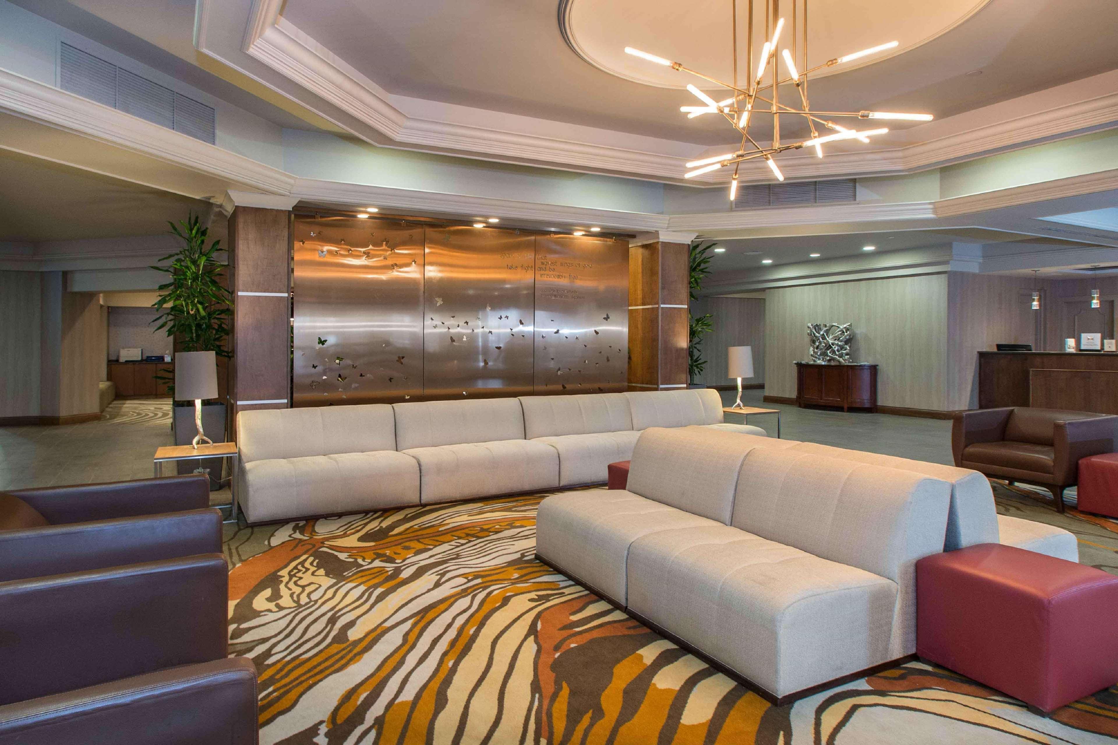Doubletree By Hilton Cleveland East Beachwood Exteriör bild