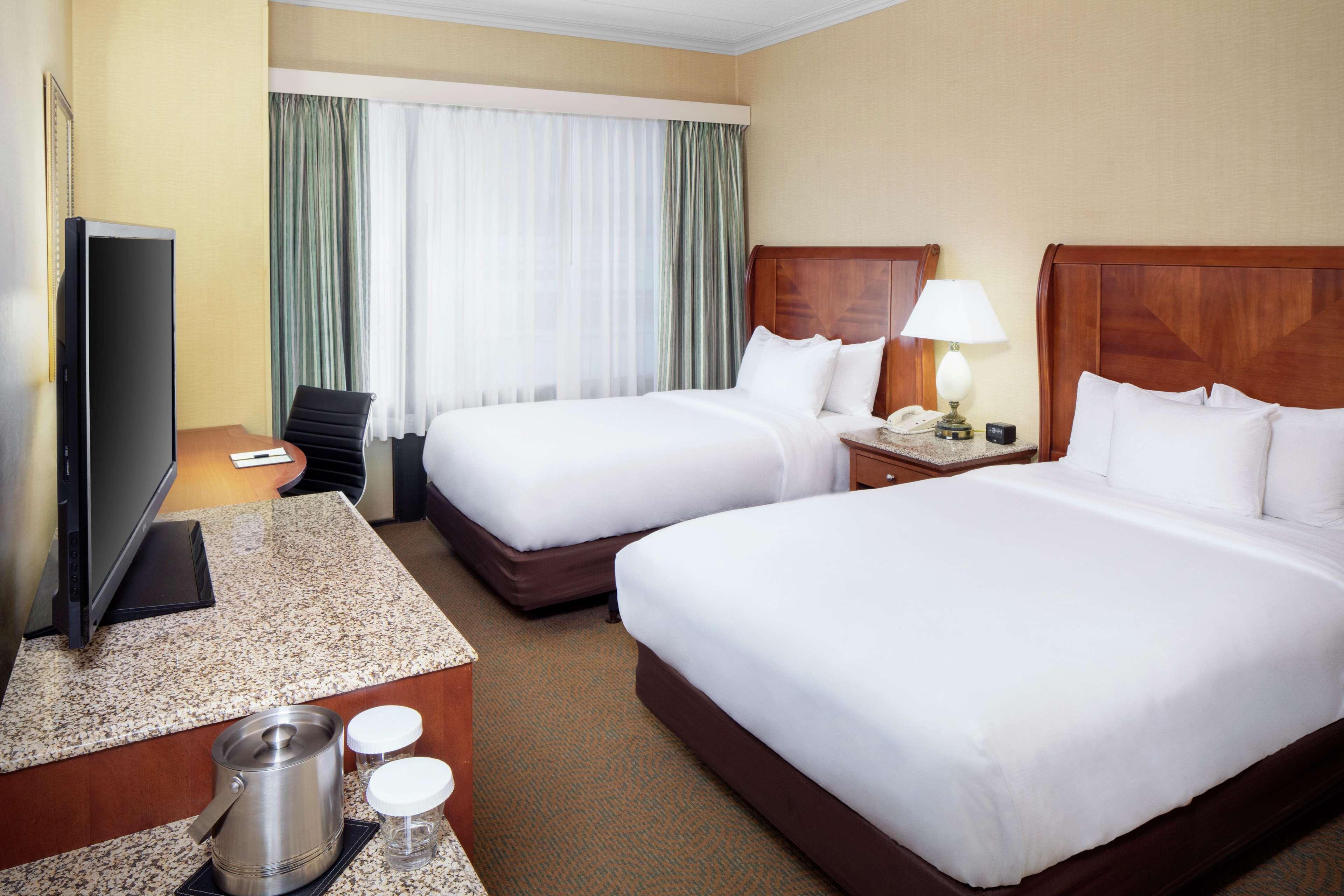 Doubletree By Hilton Cleveland East Beachwood Exteriör bild