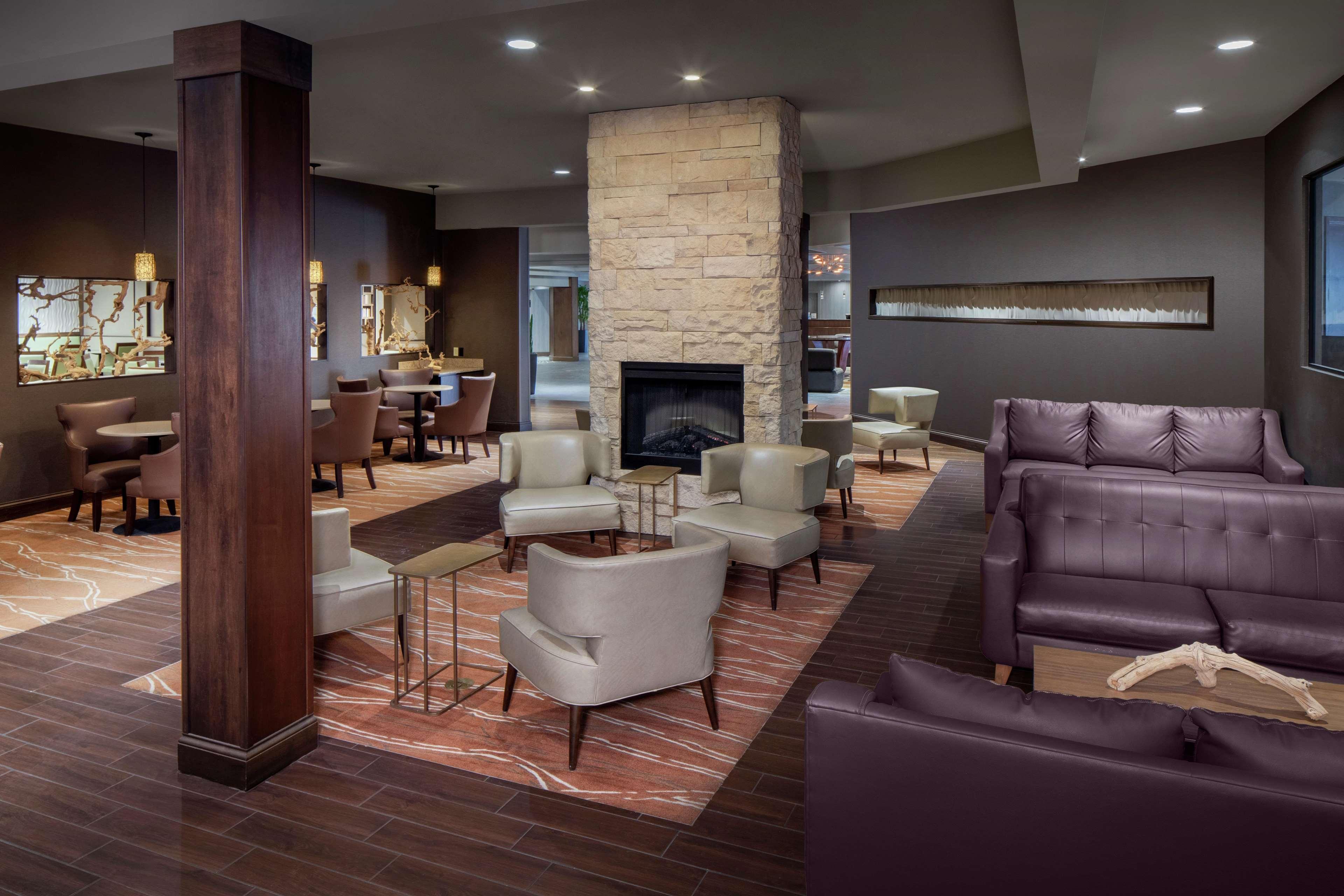 Doubletree By Hilton Cleveland East Beachwood Exteriör bild