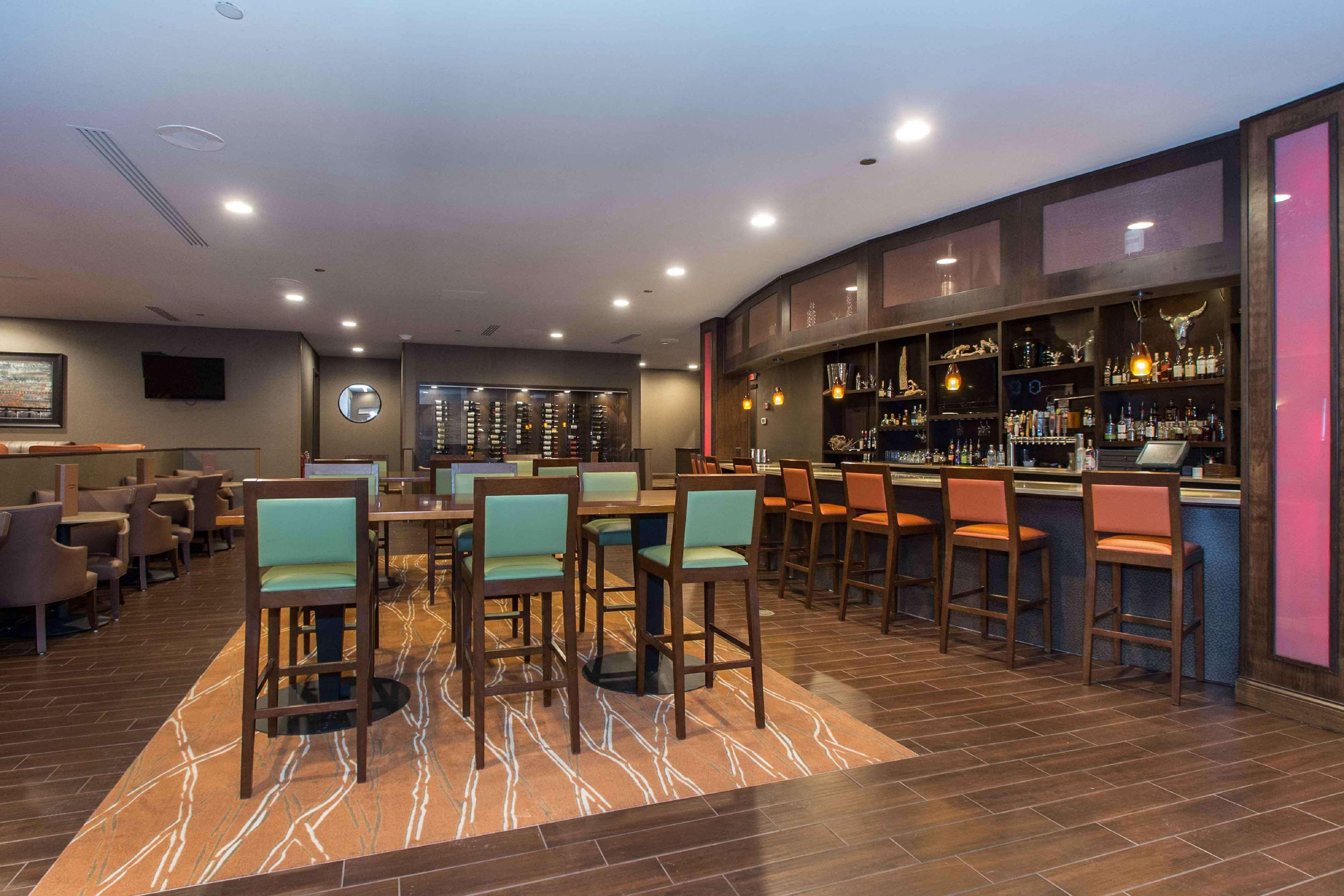 Doubletree By Hilton Cleveland East Beachwood Exteriör bild