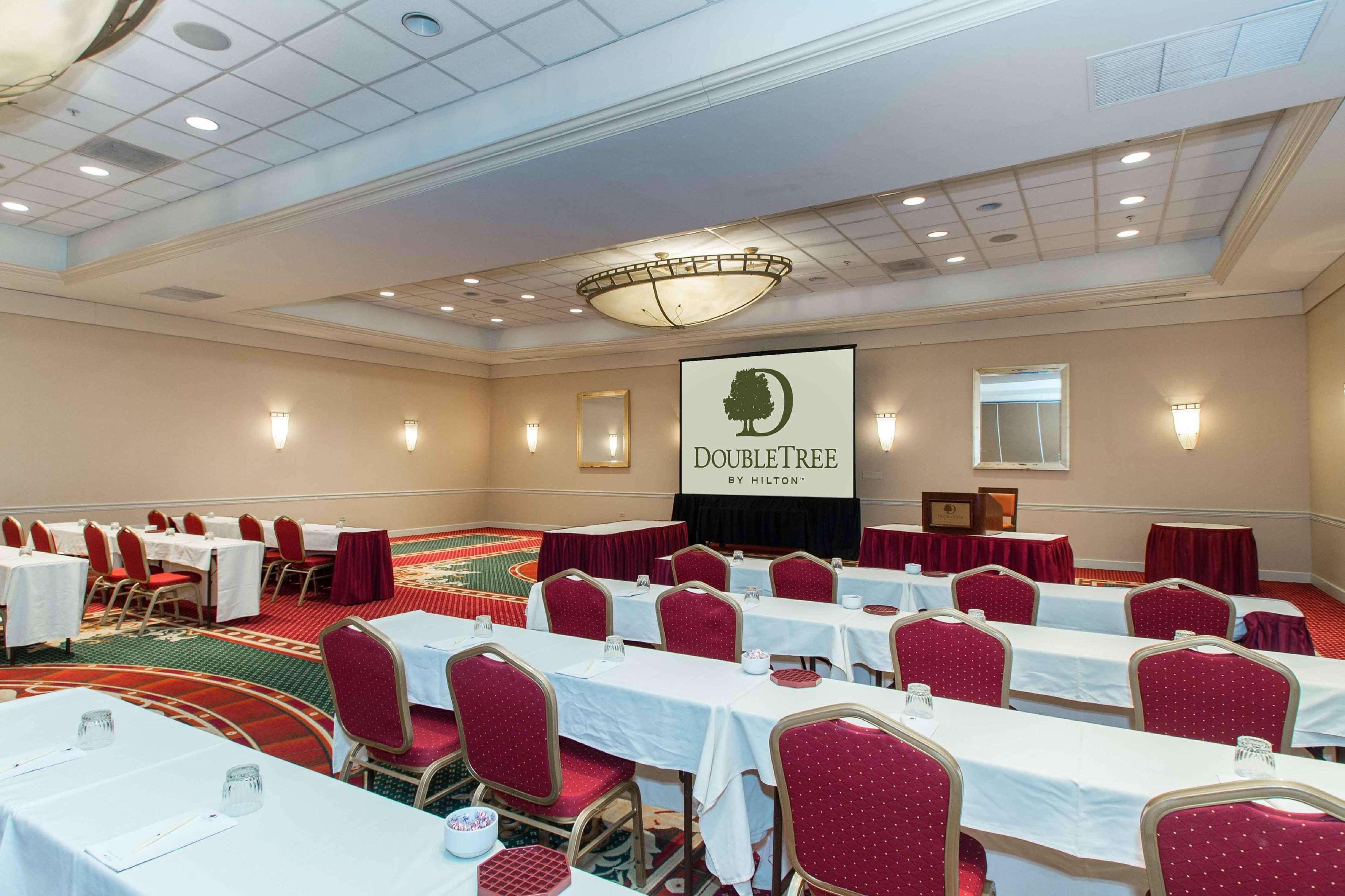 Doubletree By Hilton Cleveland East Beachwood Exteriör bild