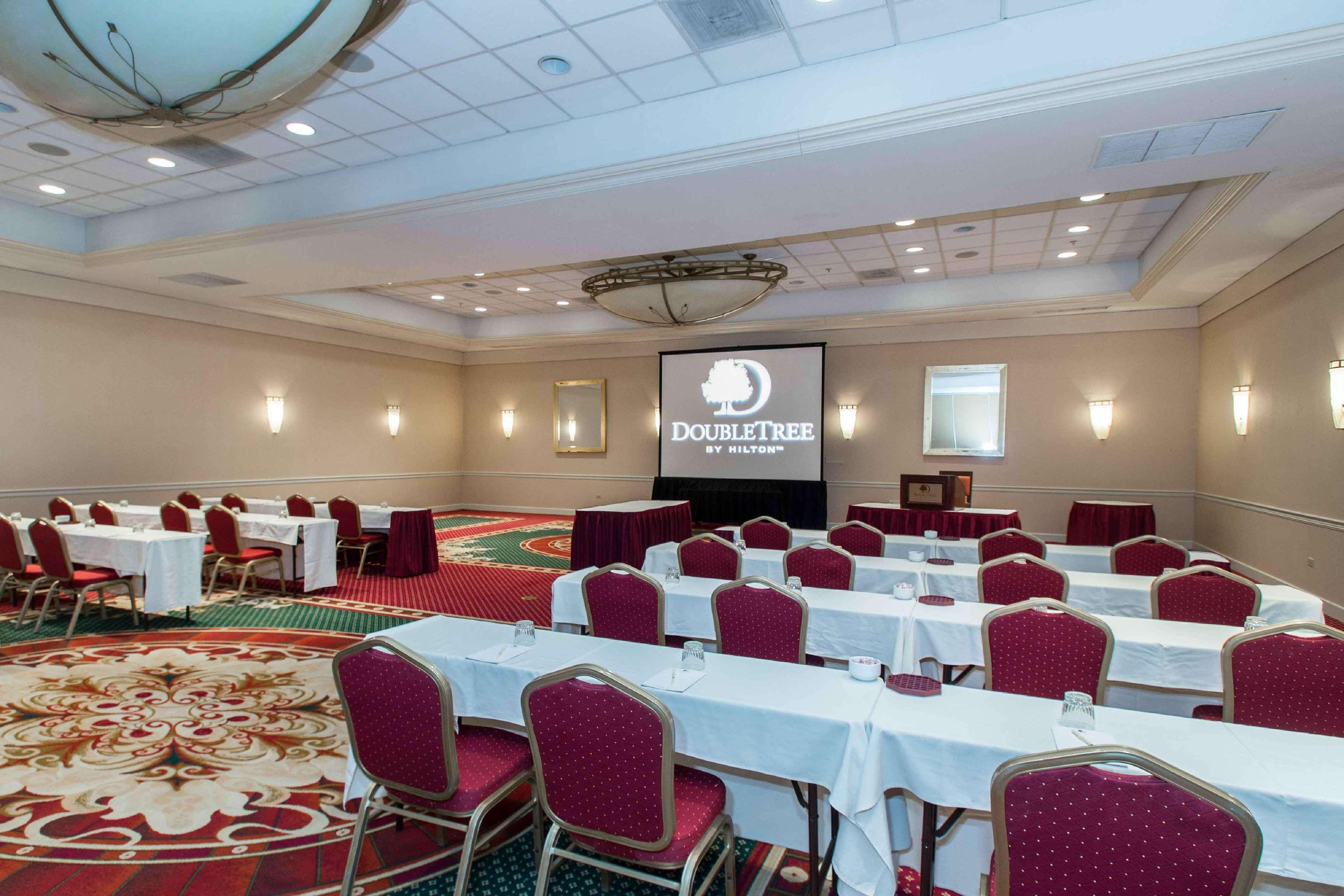Doubletree By Hilton Cleveland East Beachwood Exteriör bild