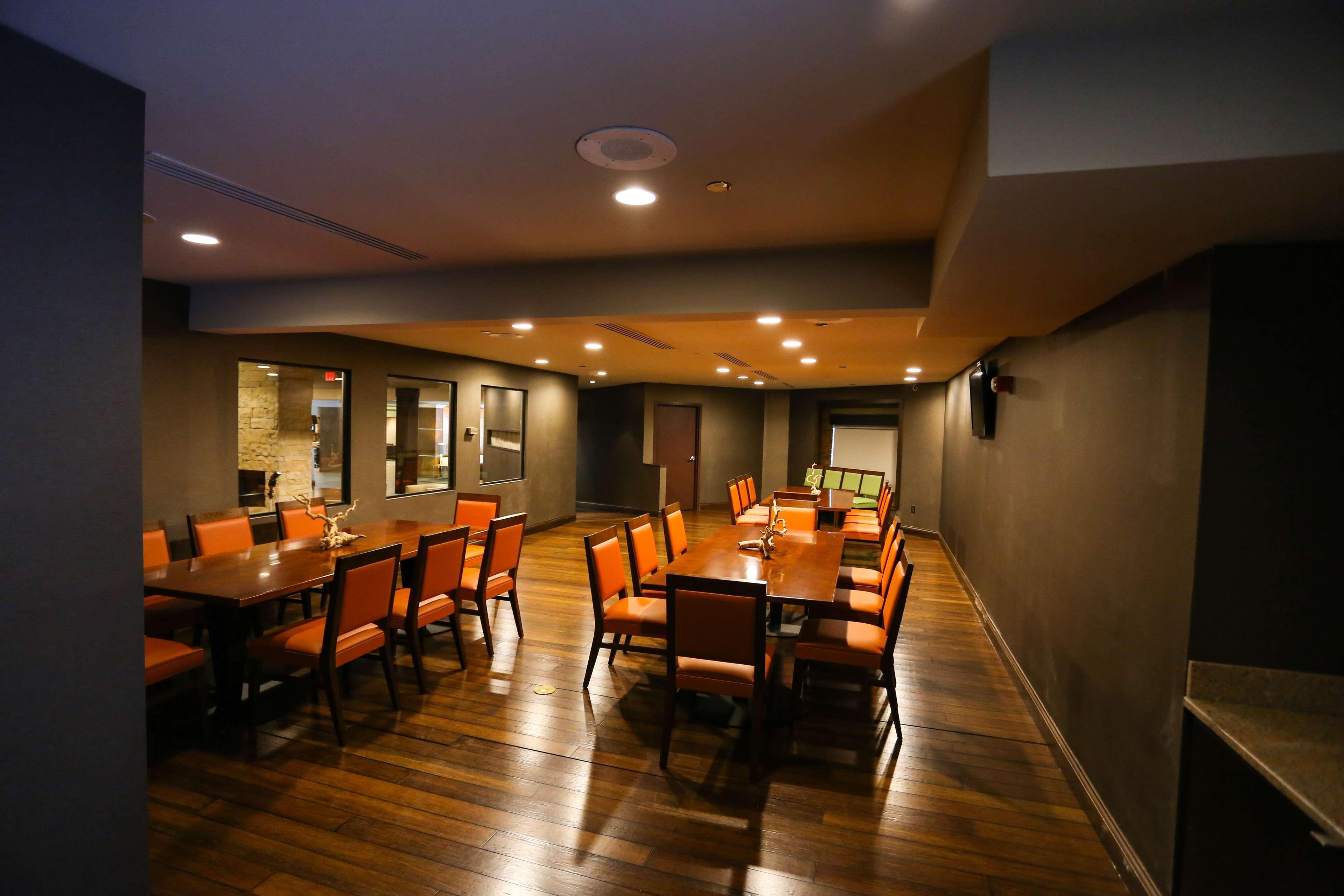 Doubletree By Hilton Cleveland East Beachwood Exteriör bild