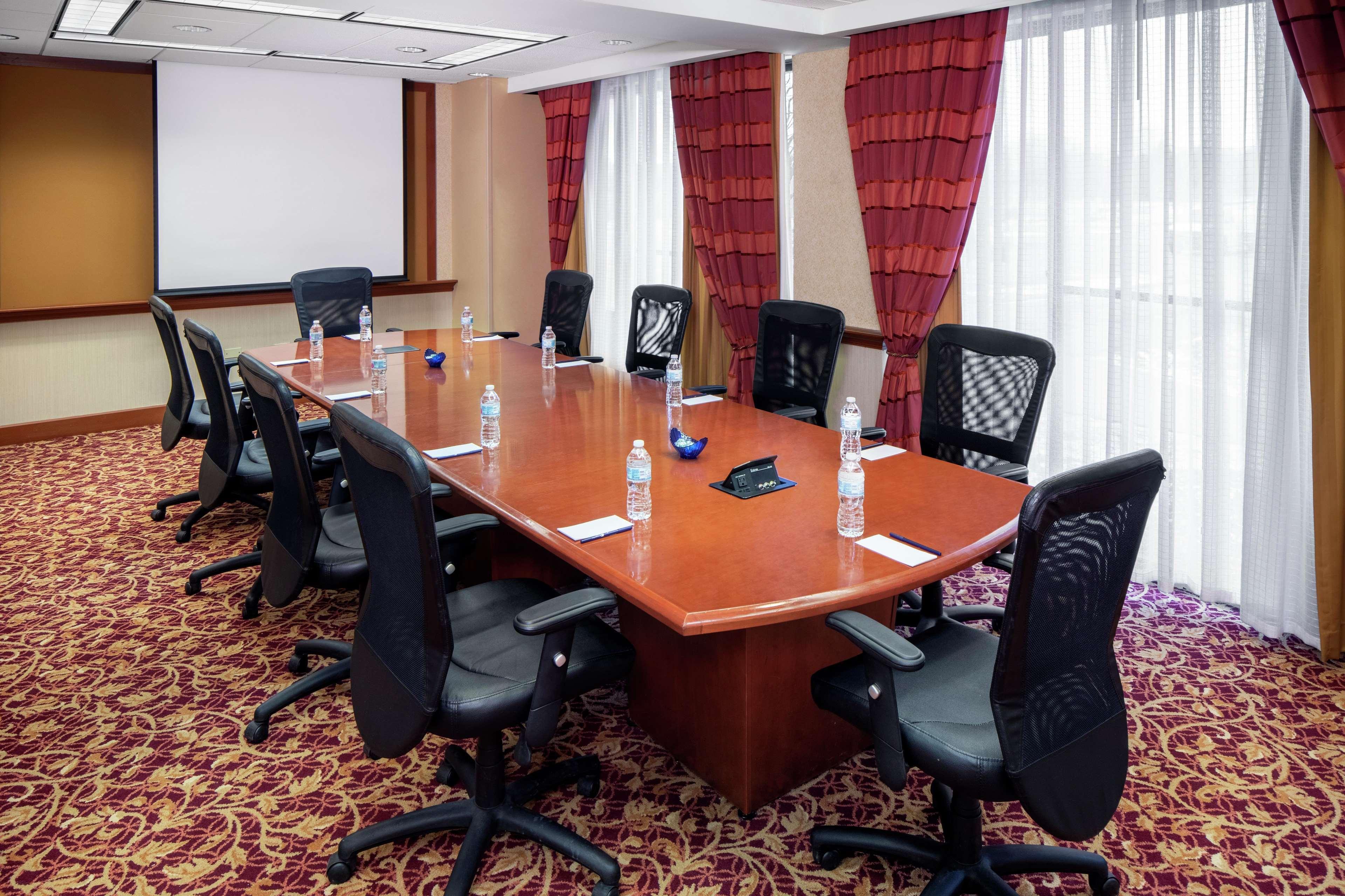 Doubletree By Hilton Cleveland East Beachwood Exteriör bild