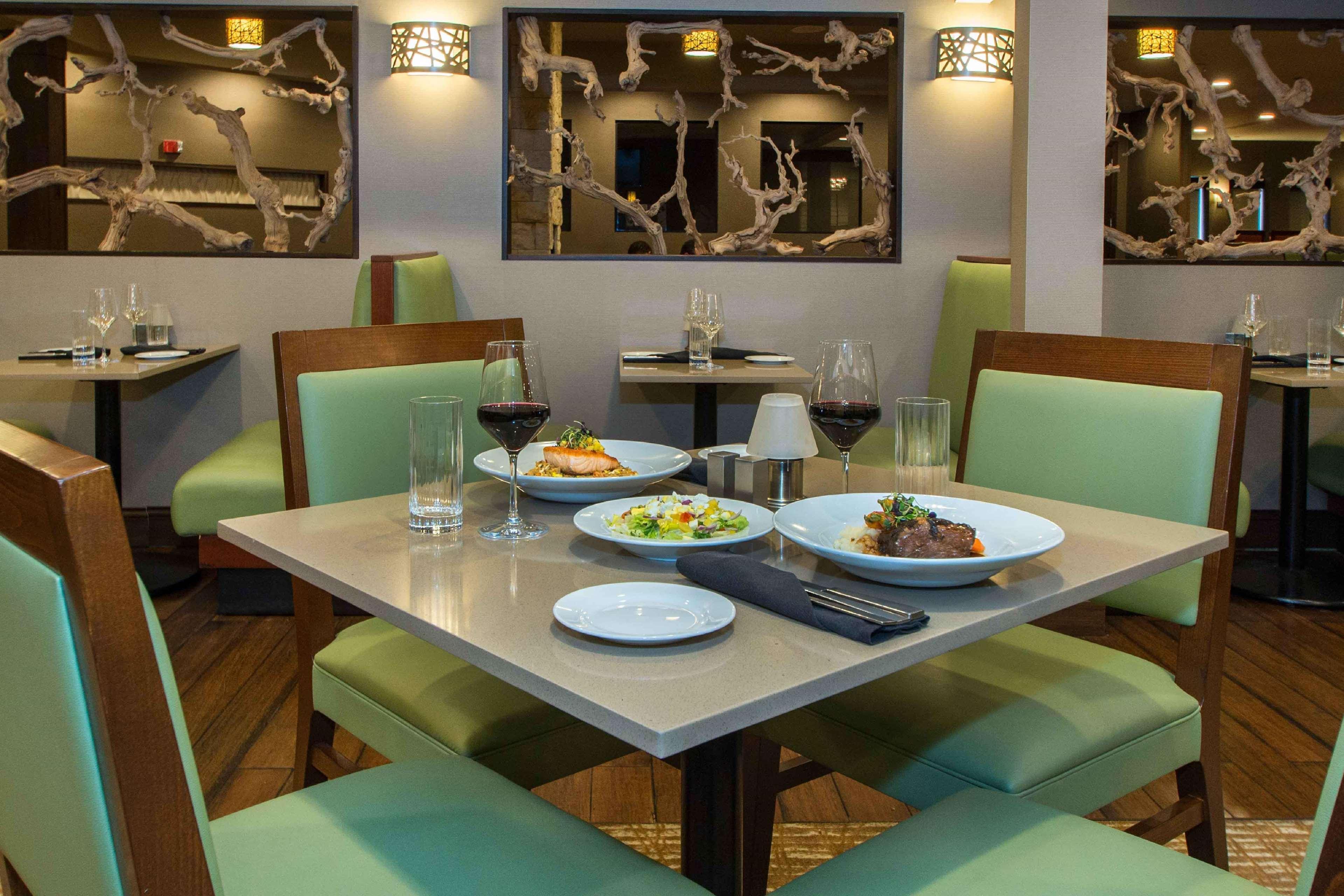 Doubletree By Hilton Cleveland East Beachwood Exteriör bild