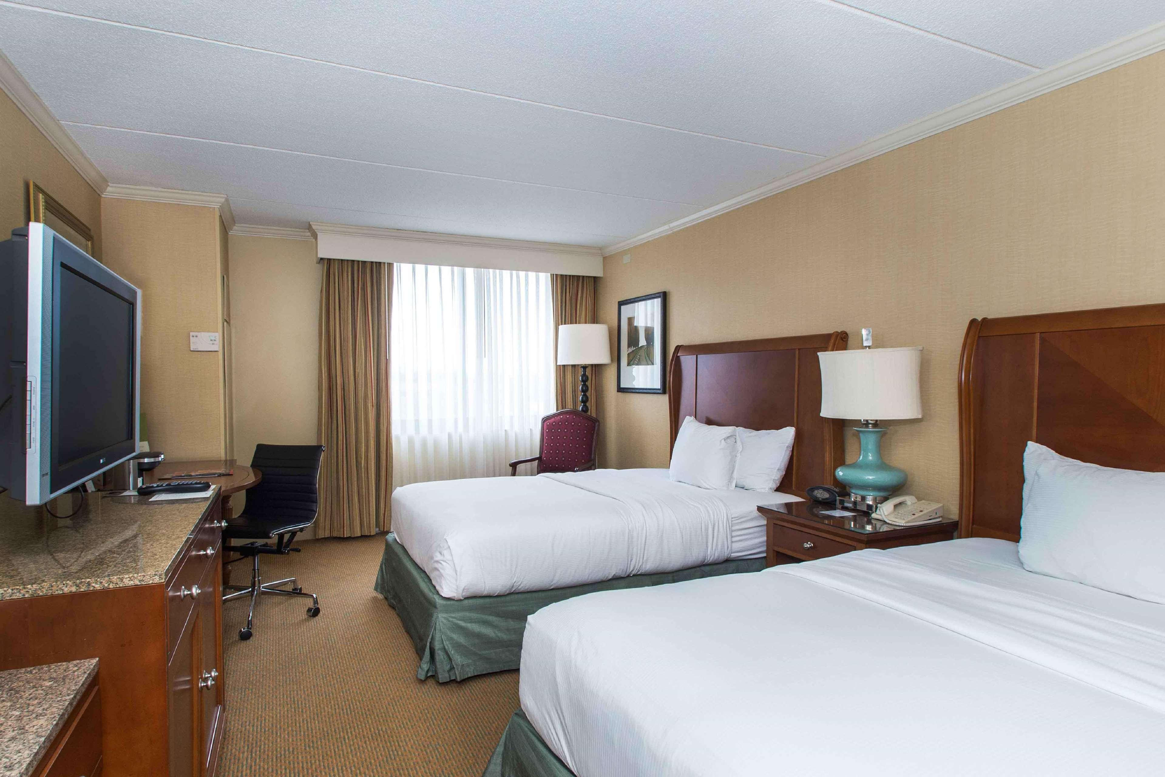 Doubletree By Hilton Cleveland East Beachwood Exteriör bild