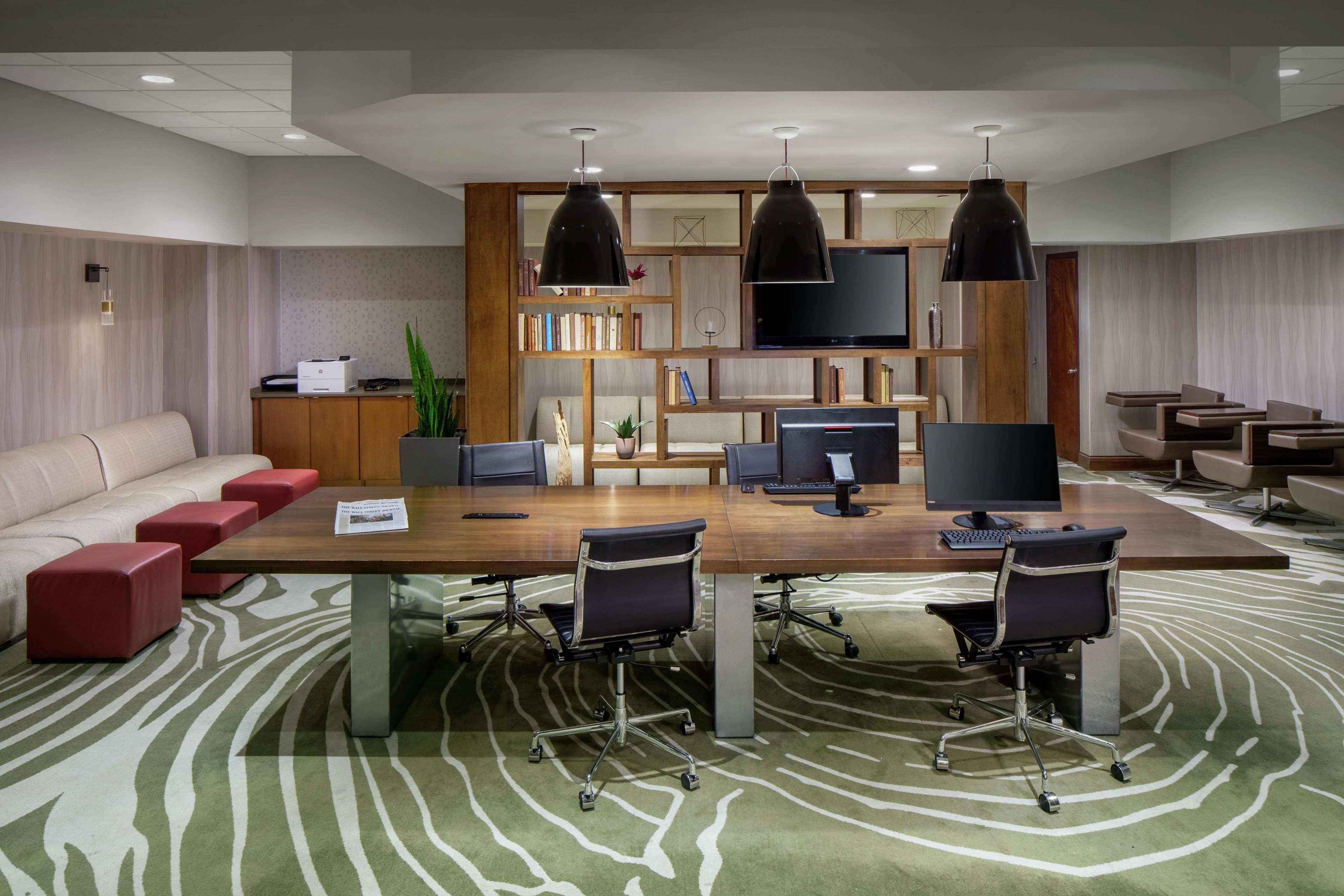 Doubletree By Hilton Cleveland East Beachwood Exteriör bild