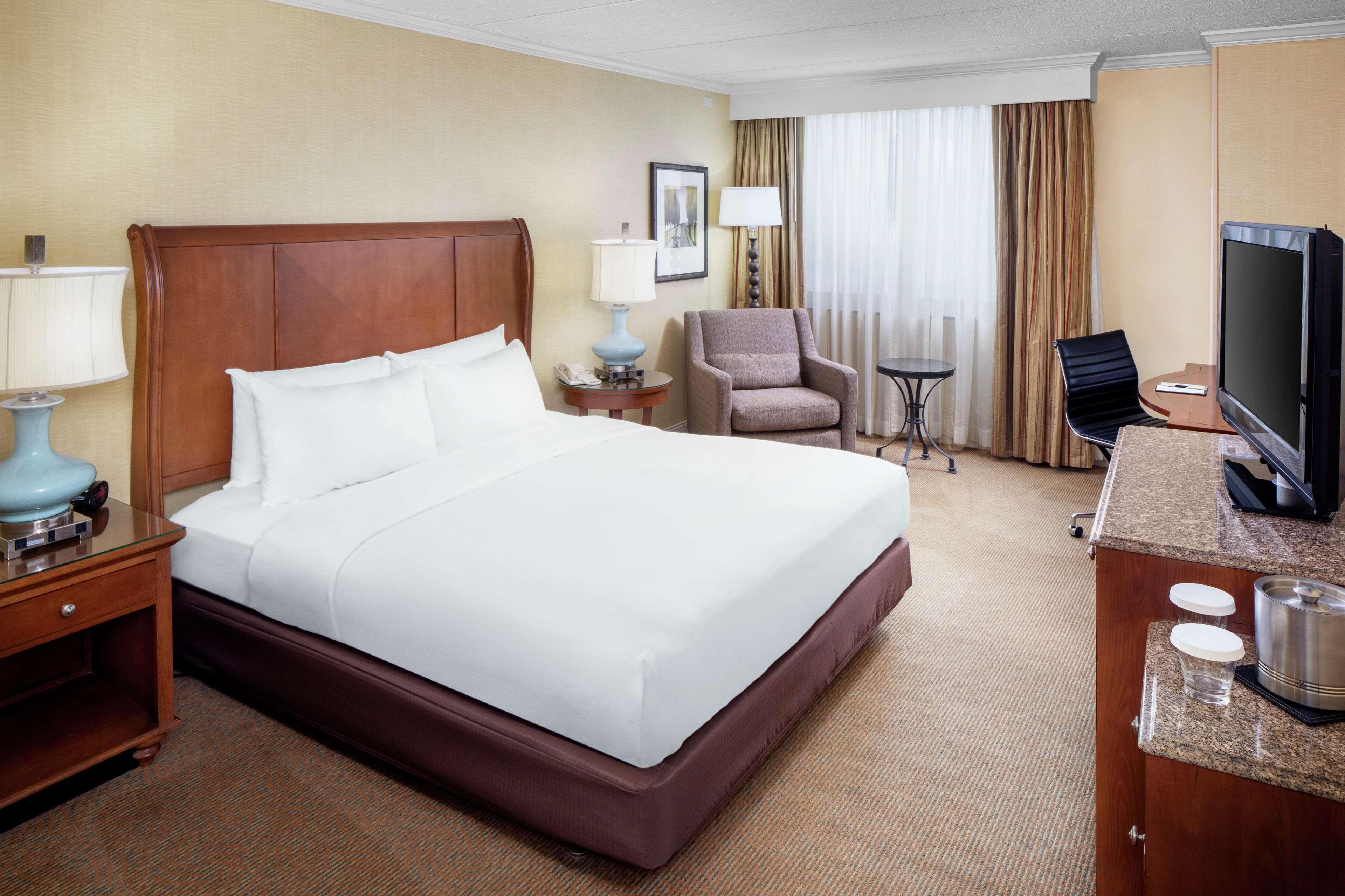 Doubletree By Hilton Cleveland East Beachwood Exteriör bild