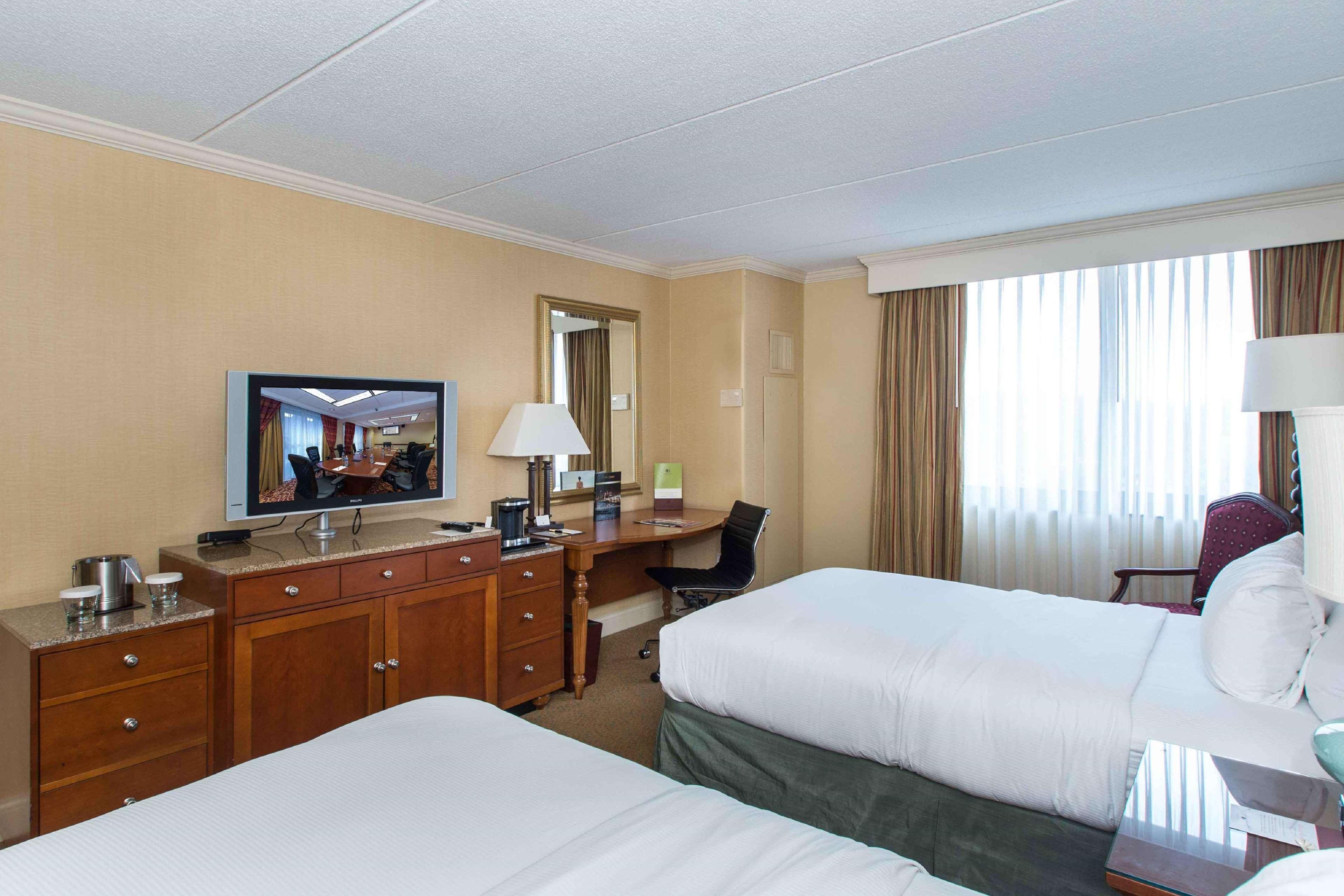 Doubletree By Hilton Cleveland East Beachwood Exteriör bild