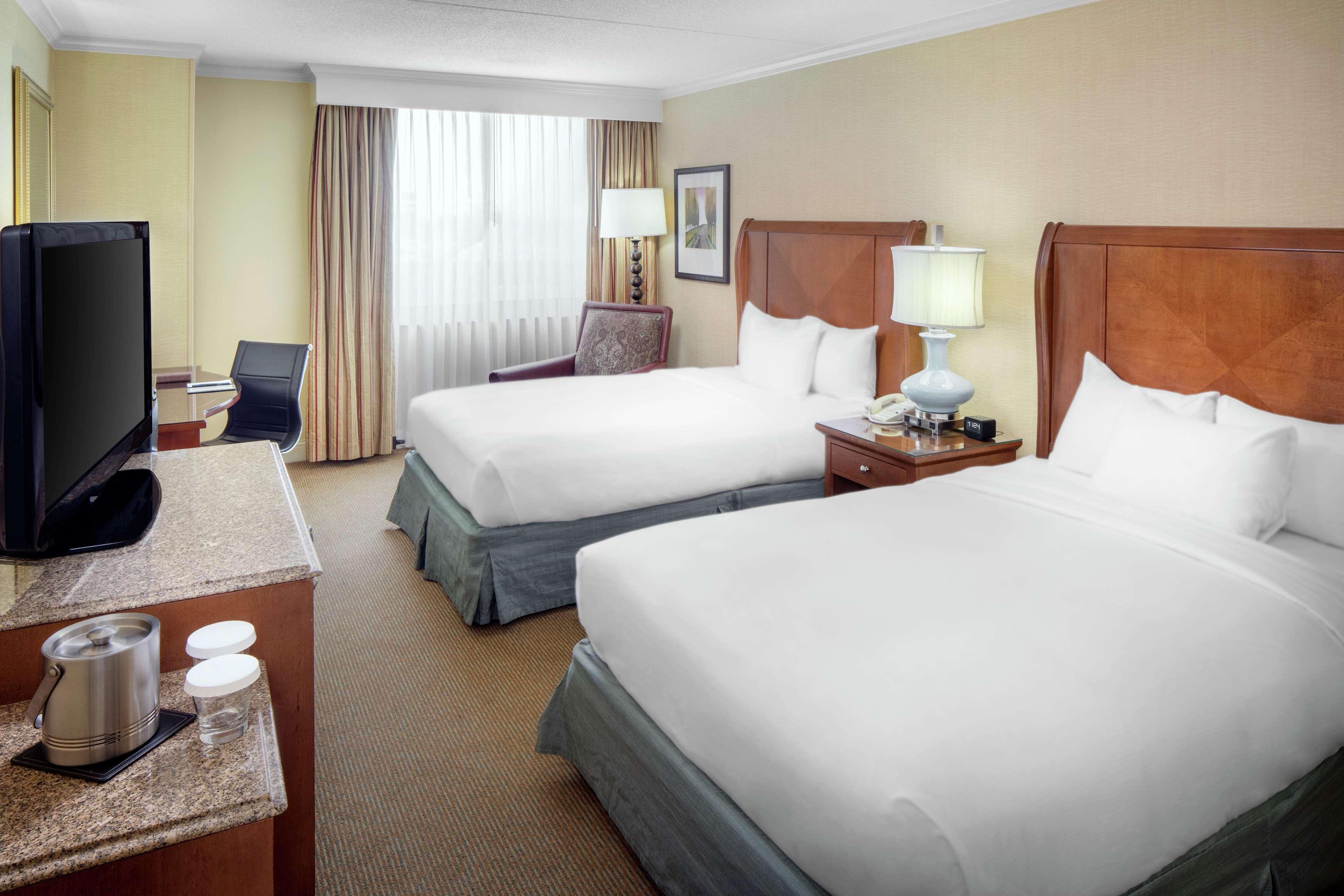 Doubletree By Hilton Cleveland East Beachwood Exteriör bild