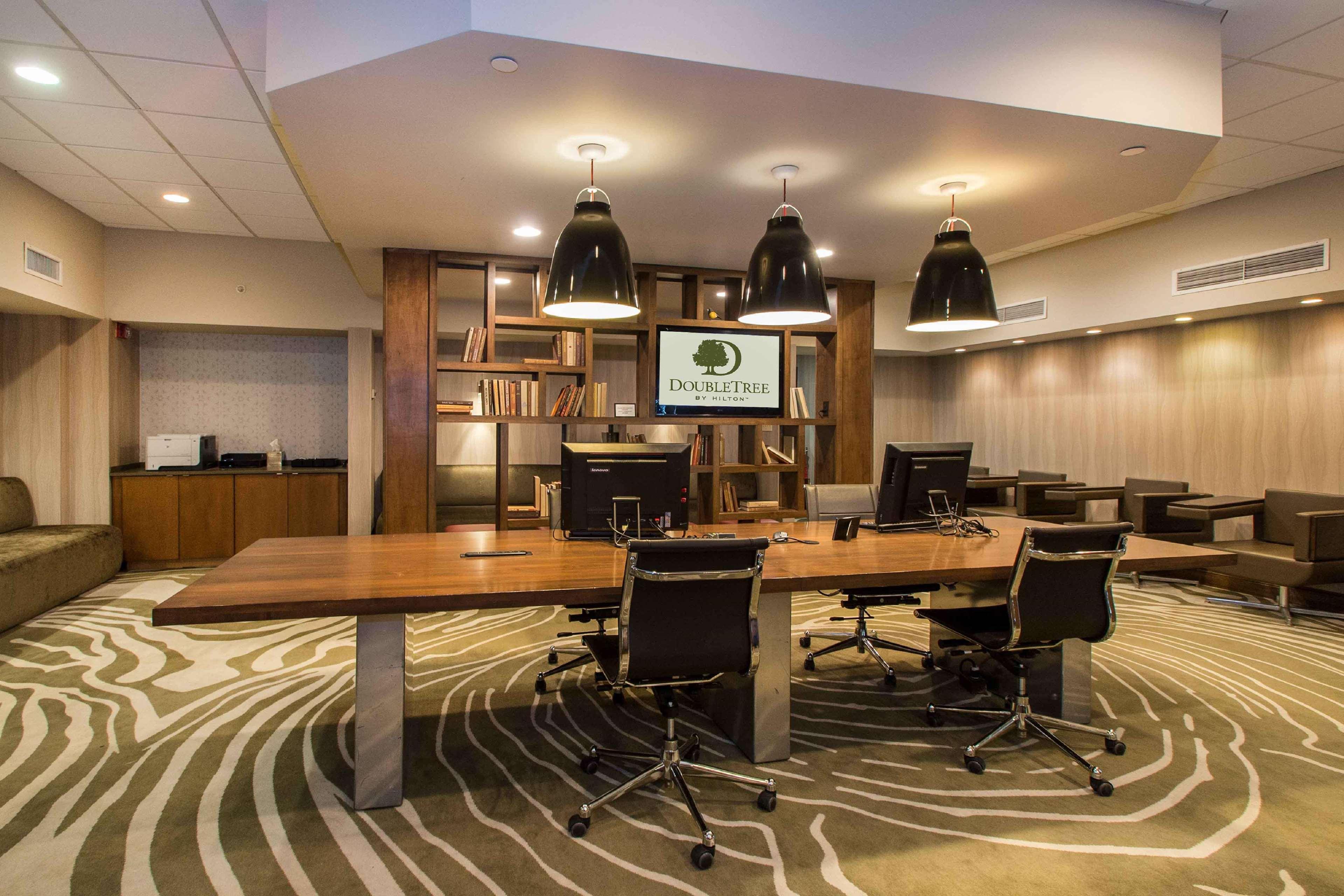 Doubletree By Hilton Cleveland East Beachwood Exteriör bild