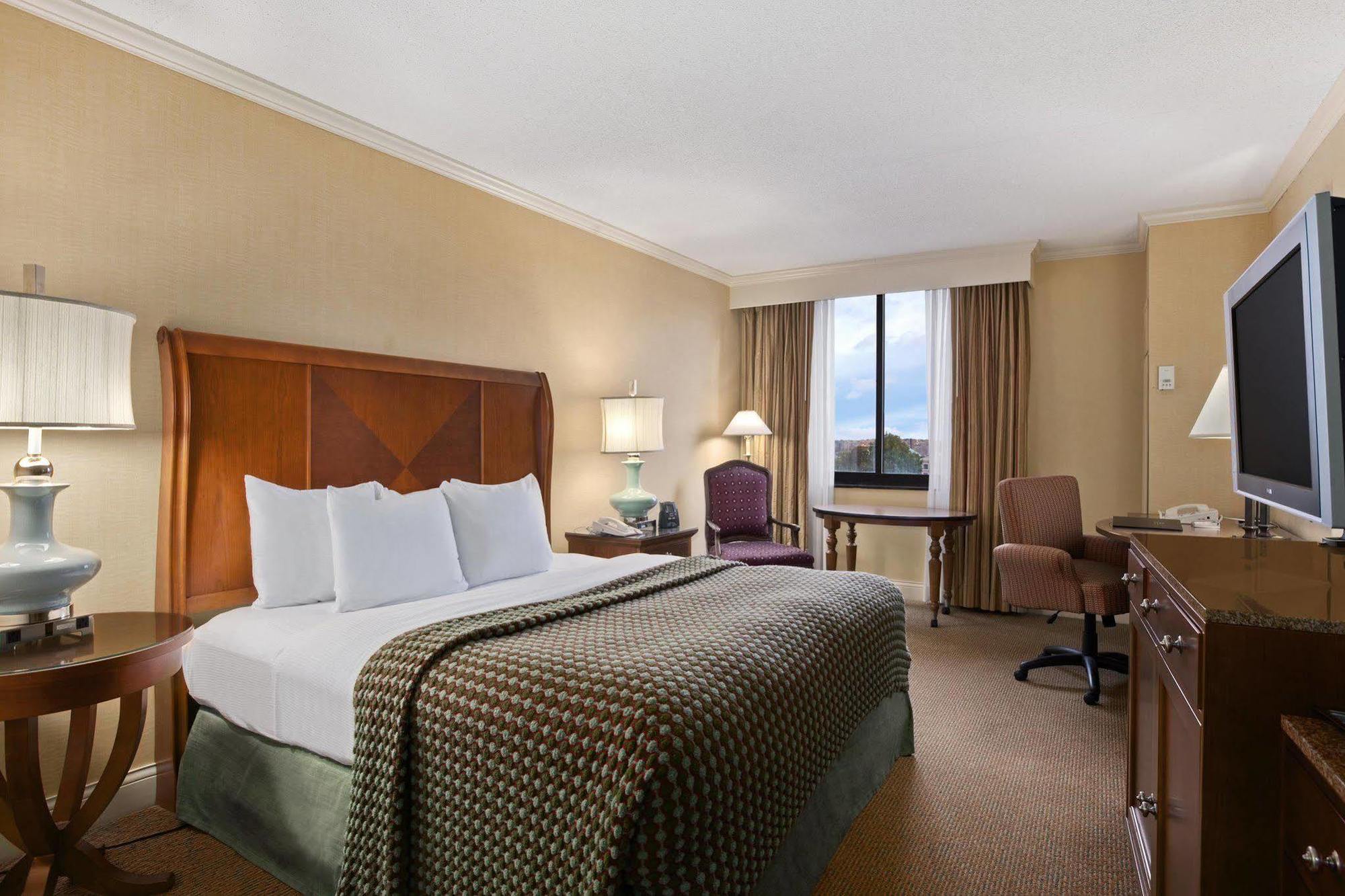 Doubletree By Hilton Cleveland East Beachwood Rum bild